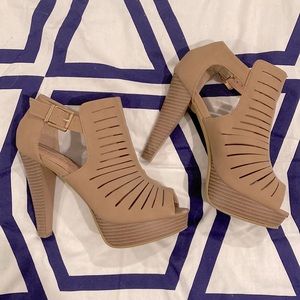 Top Moda Open Toe Cutout Platform Heels size 7.5